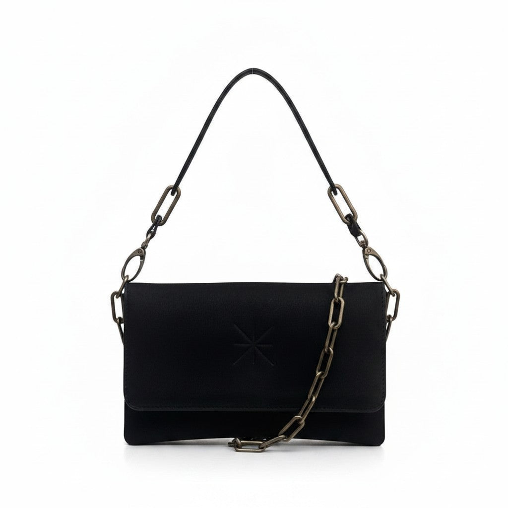 La Stella Sac Gemma Nubuck Noir, sac à main structuré en cuir nubuck noir avec chaîne et bandoulière interchangeables.